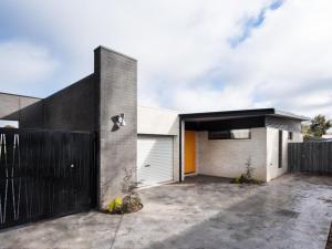 Arenas North - 2 bedroom dog friendly home