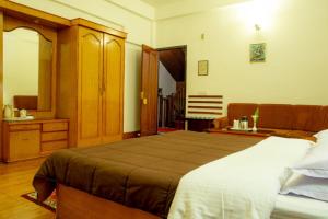 Rhenock House (a luxury villa)