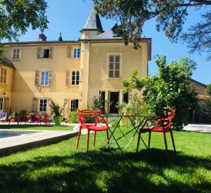 B&B / Chambres d'hotes Aux Tourelles 1888 - tres proche Lyon : photos des chambres