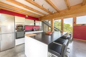 Maisons de vacances Wood & Art - Maison 360 vue lac Annecy by LocationlacAnnecy, LLA Selections : photos des chambres