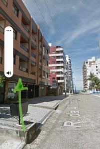 Apt Quarto, sala, varanda, Praia do morro à 150mtrs