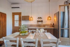 Fanis Holiday Home with Hot Tub