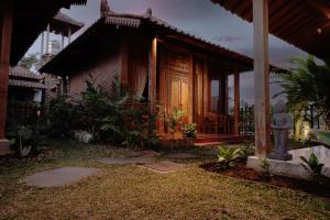 Bhumi Kasuryan Borobudur