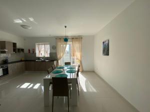 Sunshine Apartments Mellieha - modern three bedroom apartment - Apt No 2