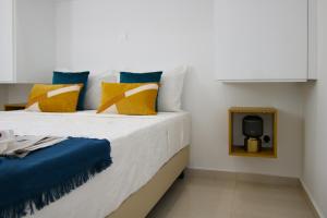 Phaedrus Living: Seaview Gold Flat Lighthouse 48