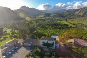 Barone GR Macrì Agriturismo Modi - Bombile