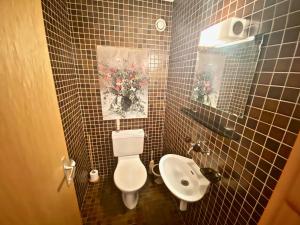 4 person apartment in central location