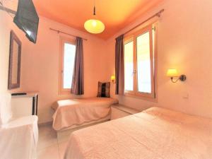 Charming Studio in Heraklion Prefecture with Private Entrance and Scenic Views
