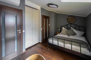 Quite Loft with Balcony and 3 Air Conditioners