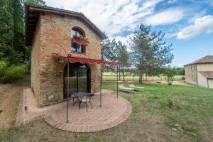 One-Bedroom Apartment with Garden View