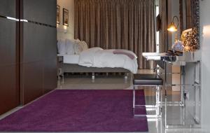 Black Pearl Apartment Hotel