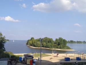 Современная квартира в новом комплексе возле Днепра