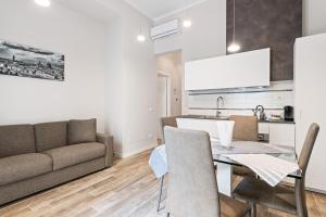 GuestHost - Maragliano Cozy Flat with Balcony