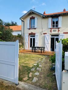 Maisons de vacances Maison avec terrasse a 50 m de la mer : photos des chambres