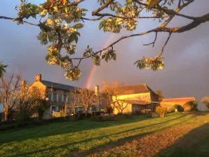 Chez Alice,simplicité et petite piscine - Tanus