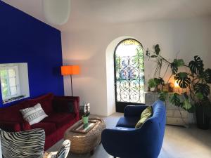 B&B / Chambres d'hotes Chez Alice,simplicite et petite piscine : photos des chambres