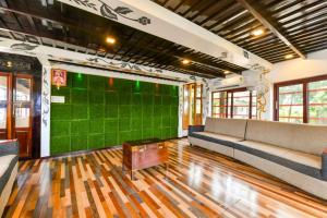 Friends Cruise, Nightstay Houseboat