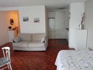 Estudio con vistas al mar en Baiona