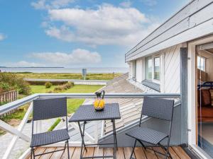 6 person holiday home in Ebeltoft