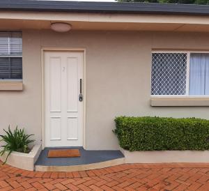 Tourist Road - Studio Unit - East Toowoomba
