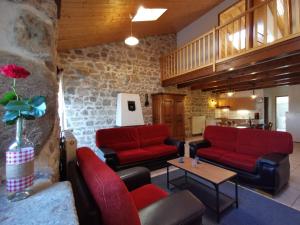 Maisons de vacances Gite Saint-Romain-Lachalm, 4 pieces, 6 personnes - FR-1-582-269 : photos des chambres