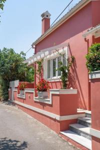 Lefko’s house- Contemporary, fully renovated house