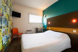 Hotels hotelF1 Longwy : Chambre Cabrio avec Salle de Bains Privative