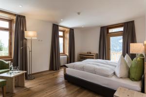 Double Room with Balcony and Mountain View room in Meisser Hotel superior