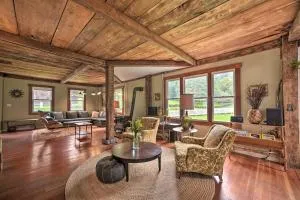 Renovated Catskills Farmhouse with Game Room! - أونيونتا