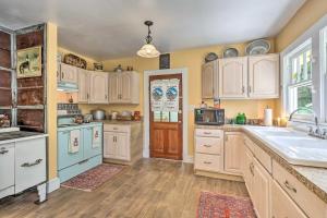 Fish, Bike and Hike Blue Ridge Cottage!