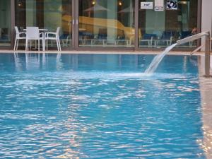 2-Bedroom Sleeps 4 Free Parking