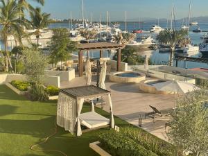 Amazing Vista Coral Condo