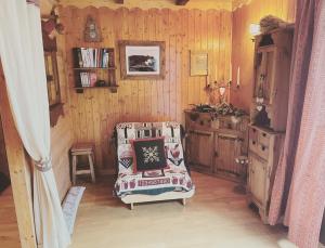 Chalets Chalet de charme La Genoliere proche des Carroz : photos des chambres