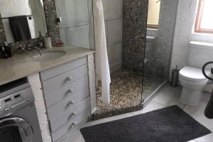 Ossies Kloof - Living The Breede