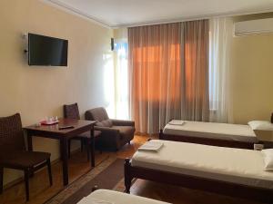 Family Hotel May