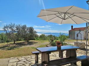 Apartment Marinella-3 by Interhome