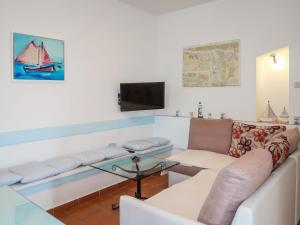 Apartment Marinella-3 by Interhome