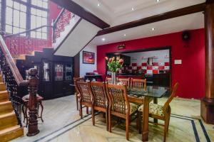 Villa - Sleeps 8 - Garden - Parking - Patio