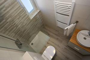 Villa Lumaka Sun - Amazing Home In Brodarica with 4 Bedrooms, Wifi, Outdoor Swimming Pool and Heated Swimming Pool