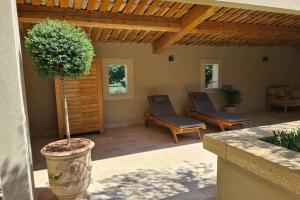 Maisons de vacances Le Cabanon de Nans. Gite de charme en Provence. : photos des chambres