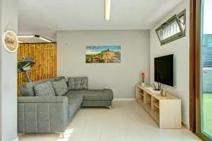 Harmony Level Floor - Santidad