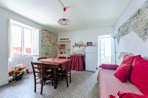 ALTIDO Charming Apt for 3 with Big Green Garden in Ponzone