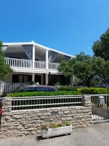 Apartment Leon & Grga - Poljak