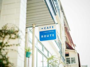 ROUTE - Cafe and Petit Hostel