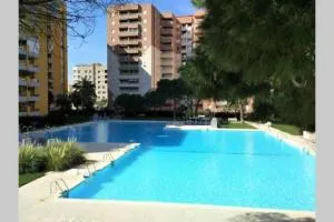 Apartamento con gran piscina de temporada a 200 metros de la playa - Almarda