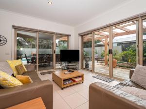 Coastal Villa on Beachcomber!