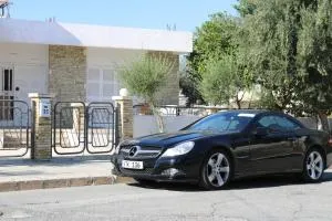 Costas Hostel Action 2 - Trakhoni