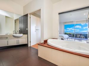 Hearns Beachside Villa 7