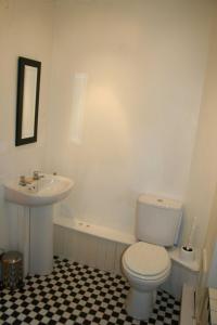 The Nook - Farm Park Stay with Hot Tub & Dome