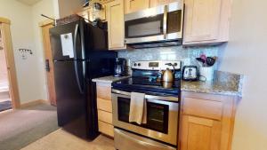 Sunstone #127 Condo